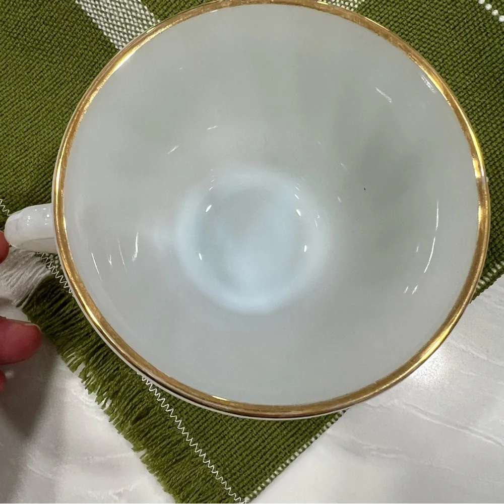 Vintage Anchor Hocking King Milk White Glass Swirl Gold Rim Cup Set Cottagecore